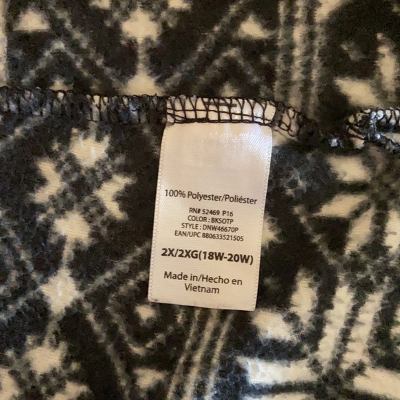 Danskin Fair Isle Black/White Sweater Size 2X - Picture 4 of 4